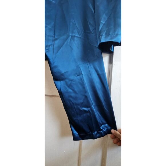 Morgan Taylor Intimates woman Sz M silky satiny blue embroidery 2pcs set of pjs - Picture 10 of 13